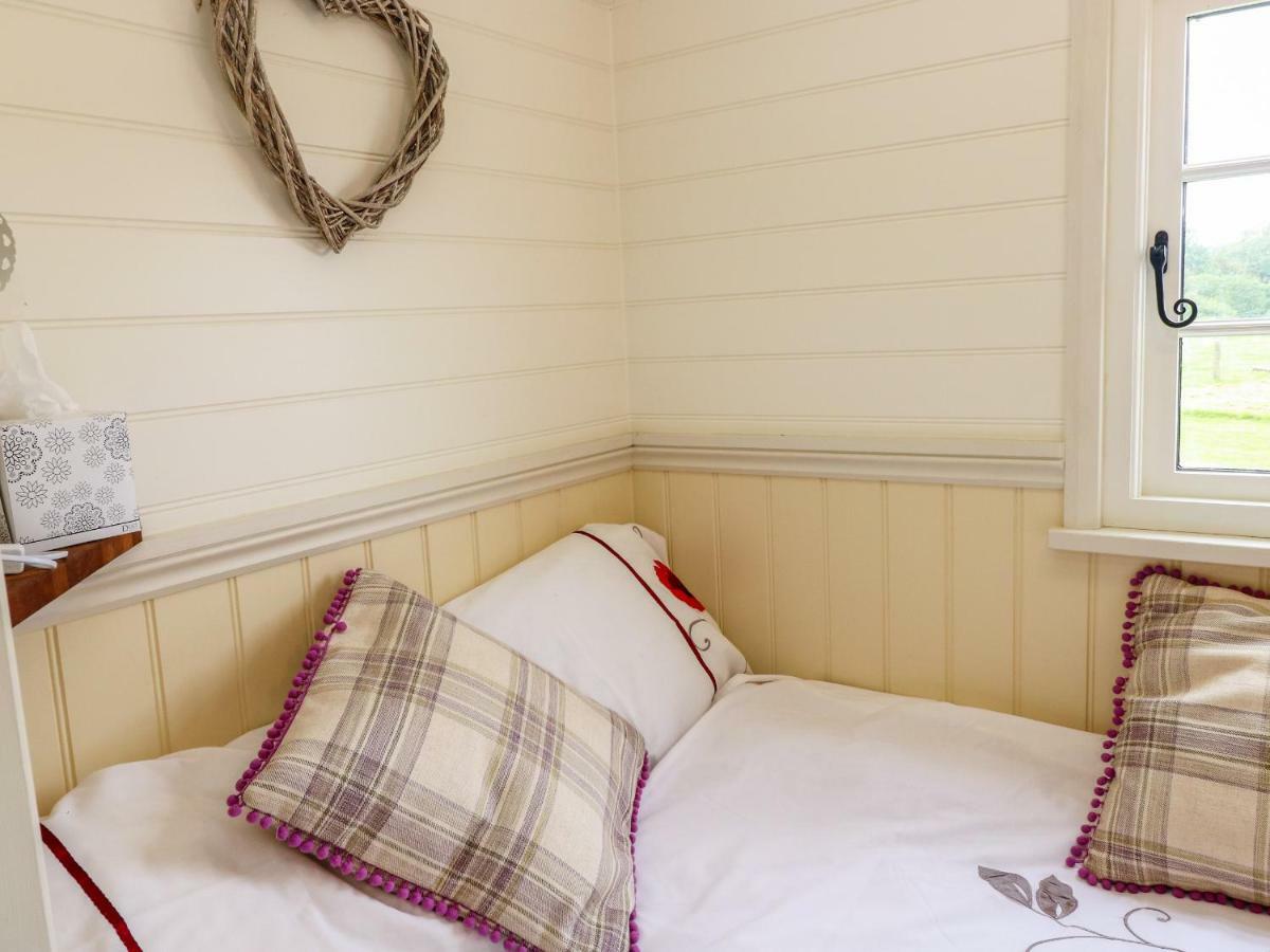 Shepherds Hut - The Crook Milford Haven Exterior foto