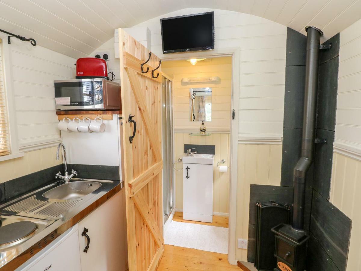 Shepherds Hut - The Crook Milford Haven Exterior foto